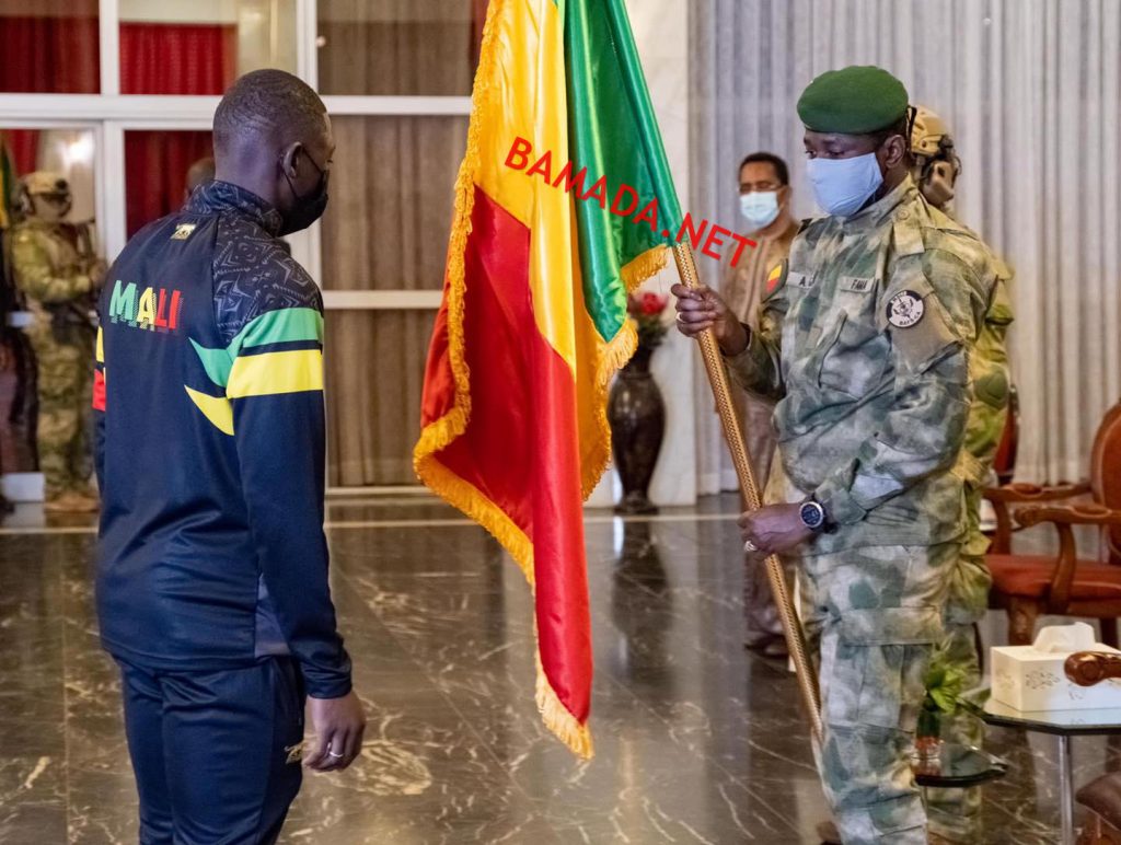 CAN 2023 : Assimi Goïta galvanise les Aigles du Mali à la cérémonie de  remise du drapeau national - Mali  Actualités et informations du  Mali et de l'Afrique